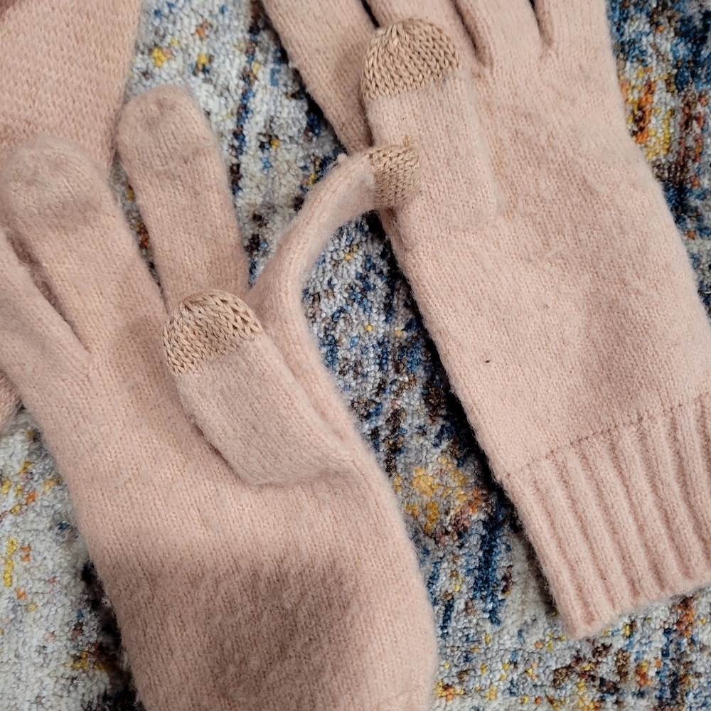Steve Madden Scarf and Gloves Set - Picture 3 of 5